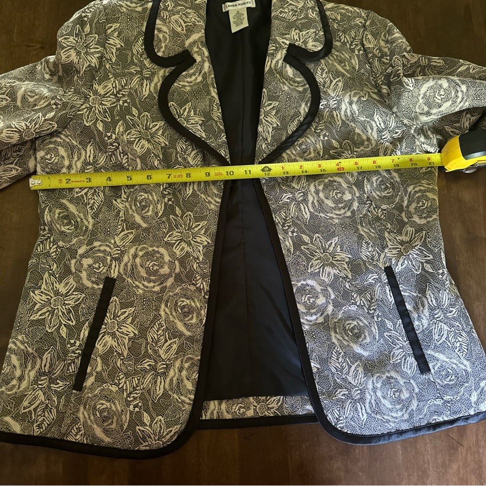 Laura Ashley Blazer Tapestry Jacket Womens M Floral‎ Black Gold Party Office - Picture 5 of 8